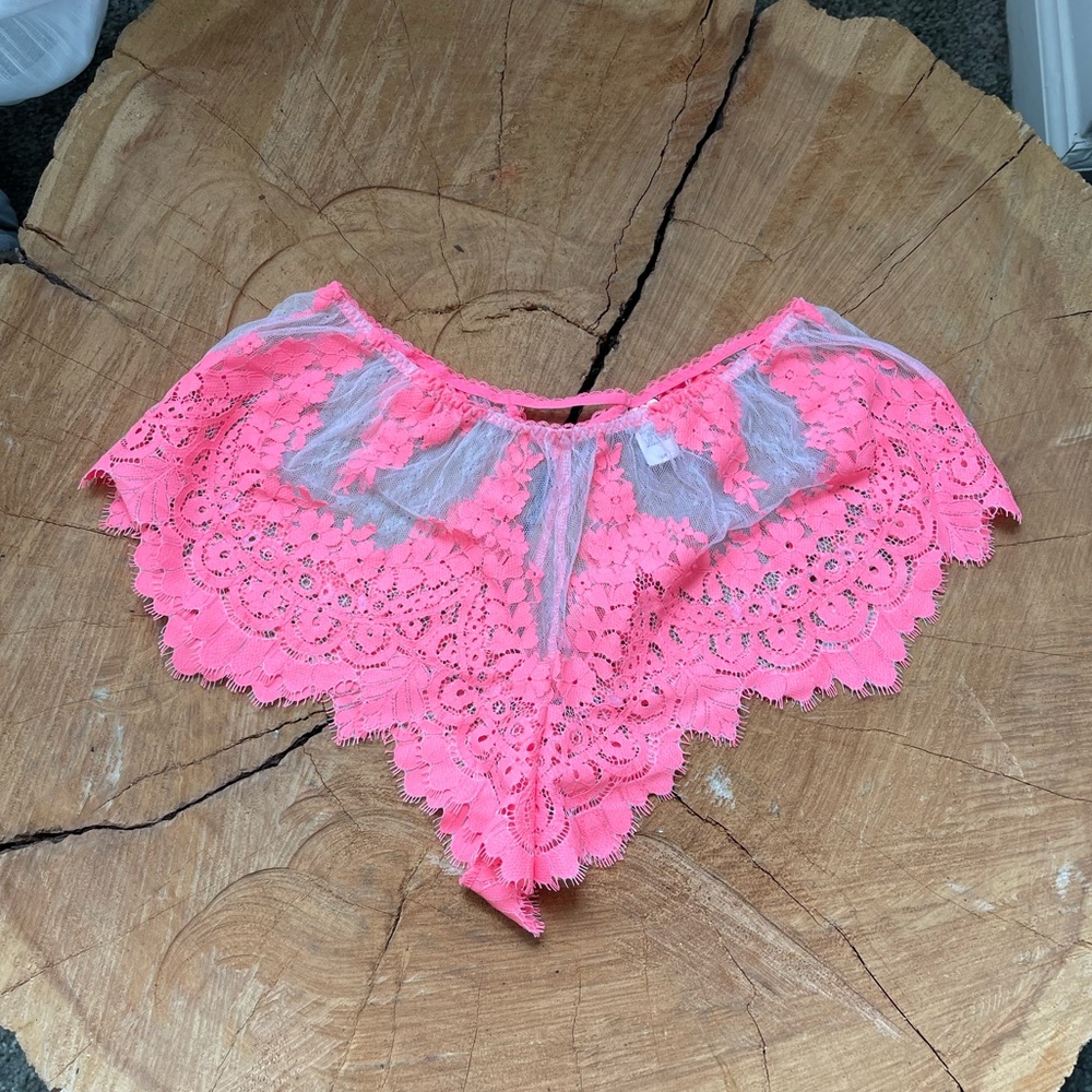 Victoria’s Secret • sleep shortie
